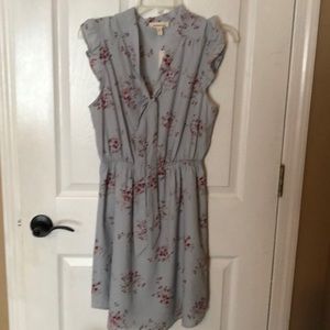 Grayish/bluish floral print dress, capped sleeves